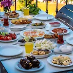 Luna * Kaş