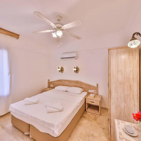 Luna Hotel